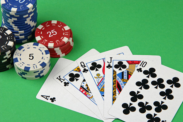 Mức phí rake trong poker trung bình là bao nhiêu?