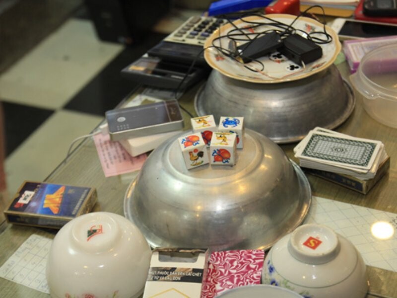 Một số câu hỏi liên quan đến xóc đĩa bịp